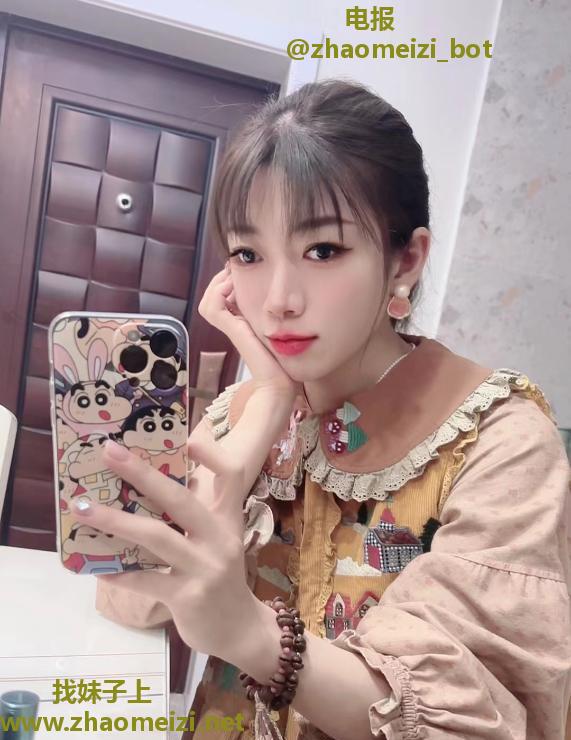 文艺女生身材一流