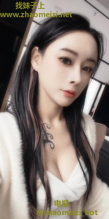 麦地舌吻靓妹