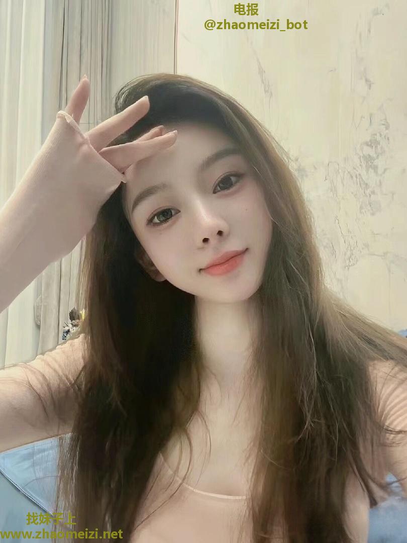 性感撩人的极品D乳学生妹