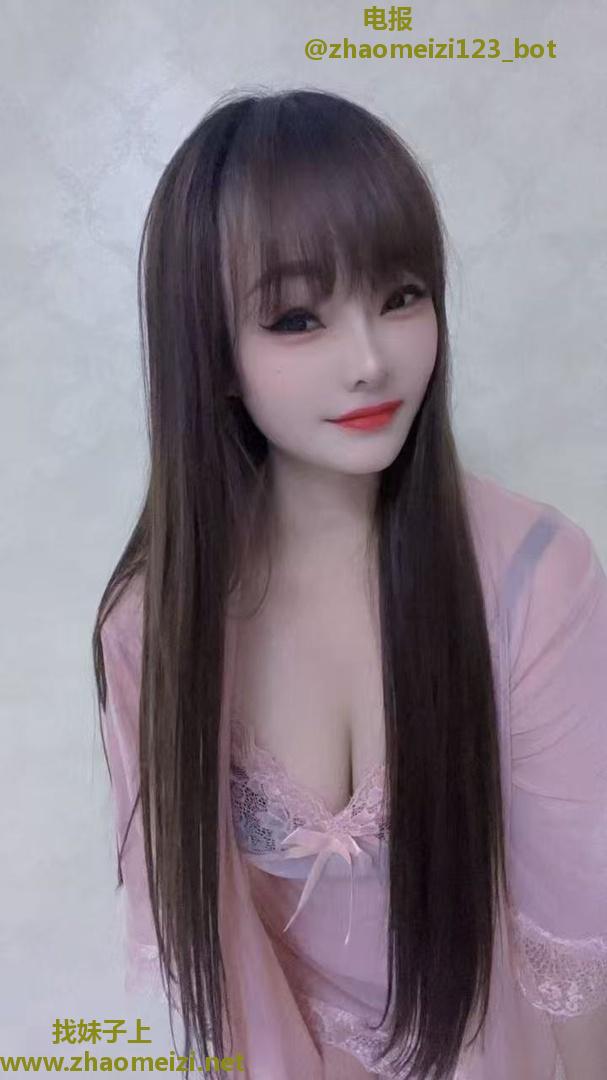 活好胸大小姐姐