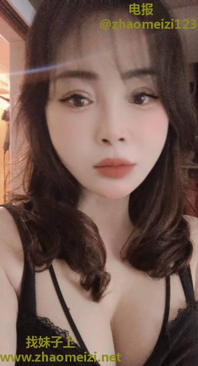 丰乳性感骚姐姐