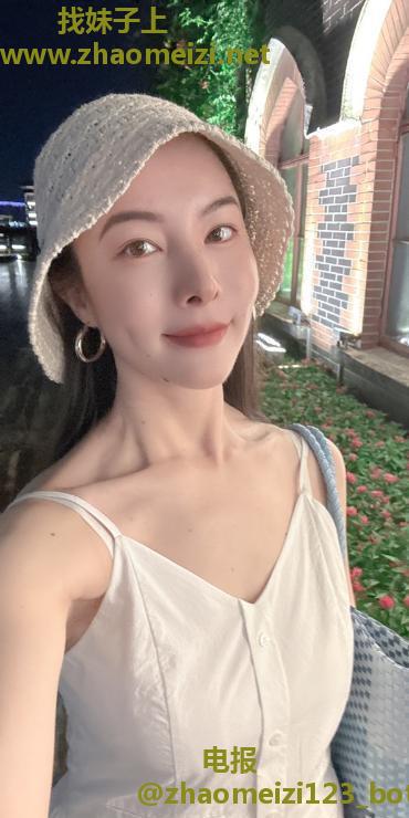 风骚朱莉姐姐