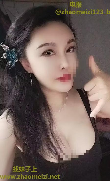 一字马少妇