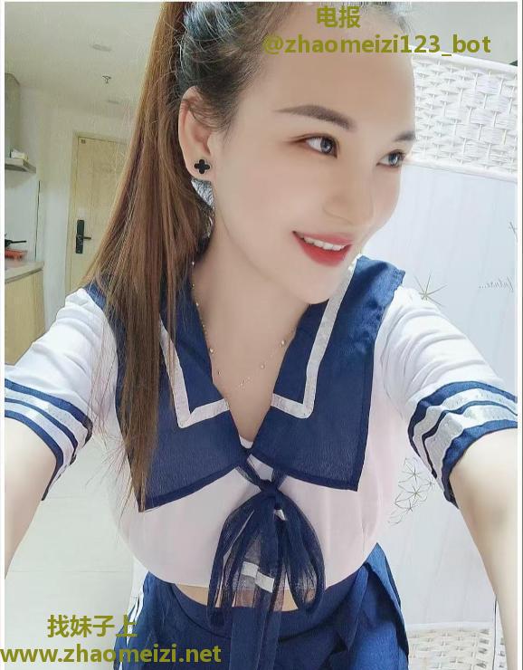 制服御姐圆圆