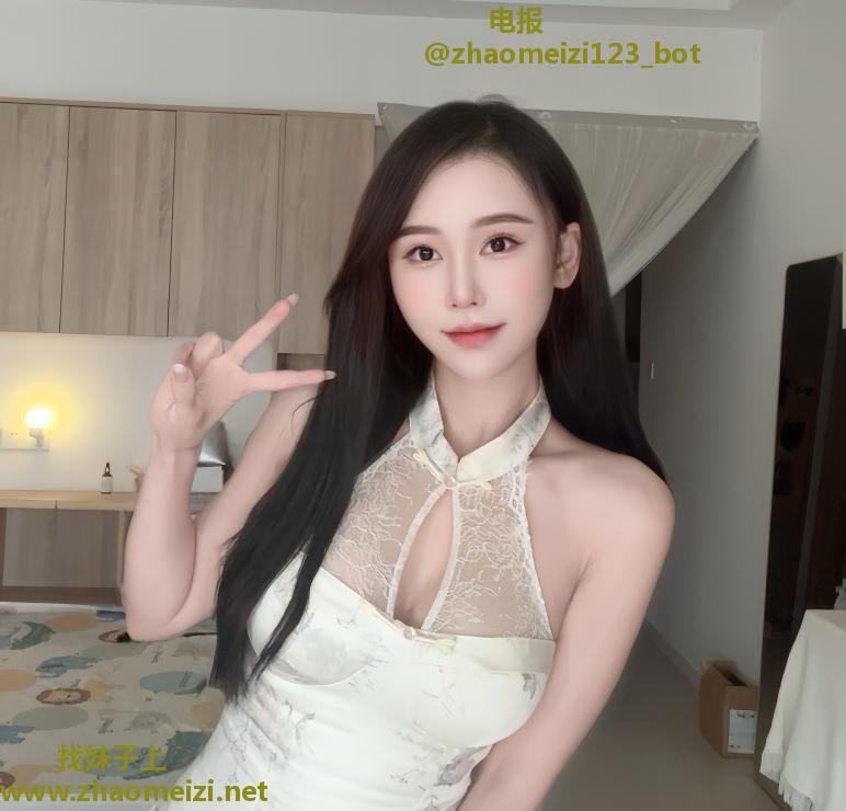 天河腿长胸大小姐姐