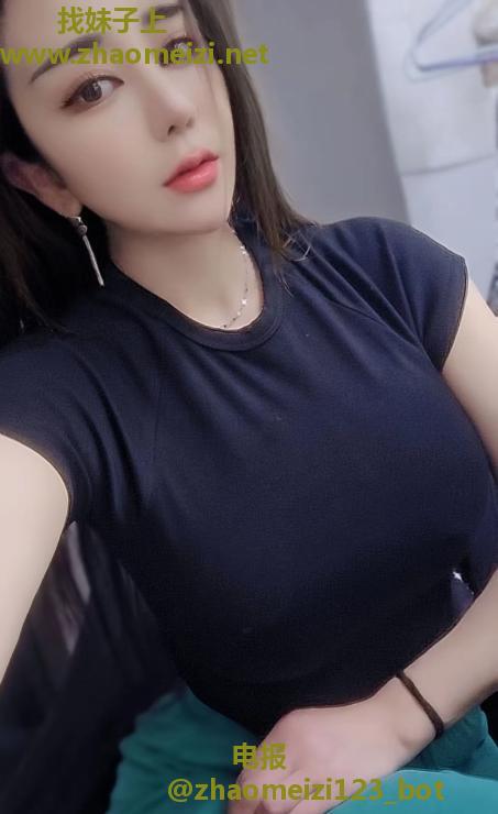 肤白貌美的重庆女孩