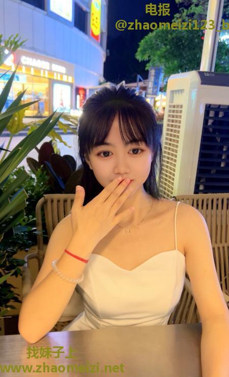 打卡清纯小小