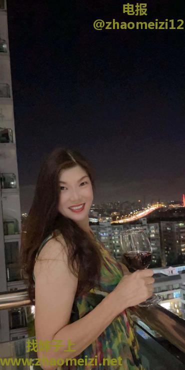 海珠抓龙筋少妇