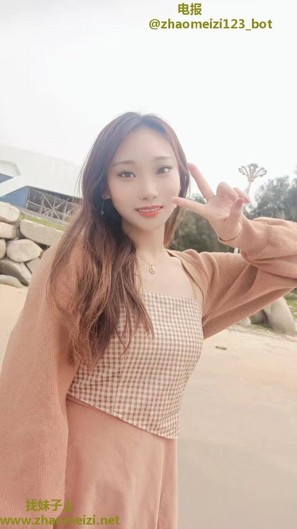丰满紧致小姐姐