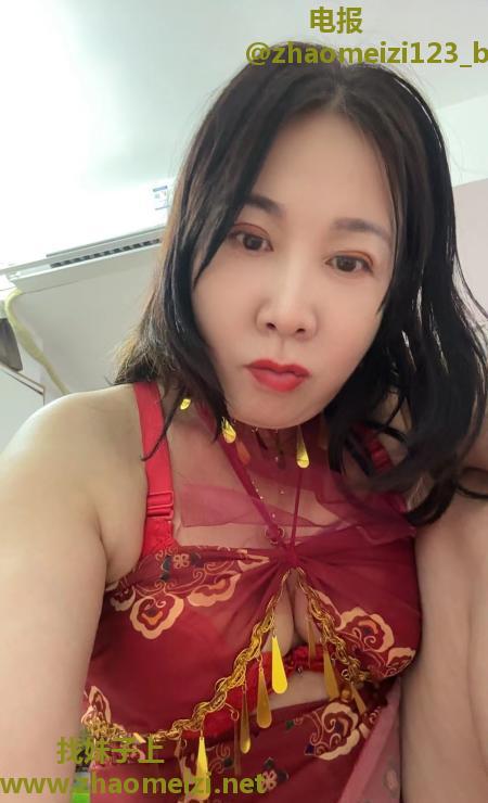 打卡巨乳熟女