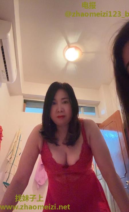 打卡巨乳熟女