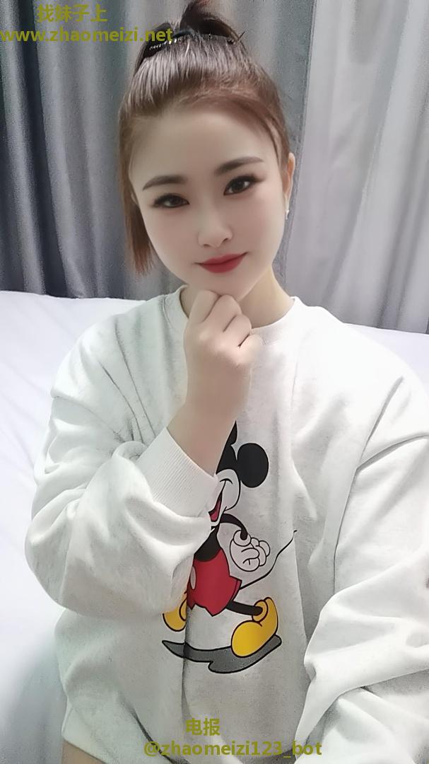 白云三元里可爱女友-逗逗