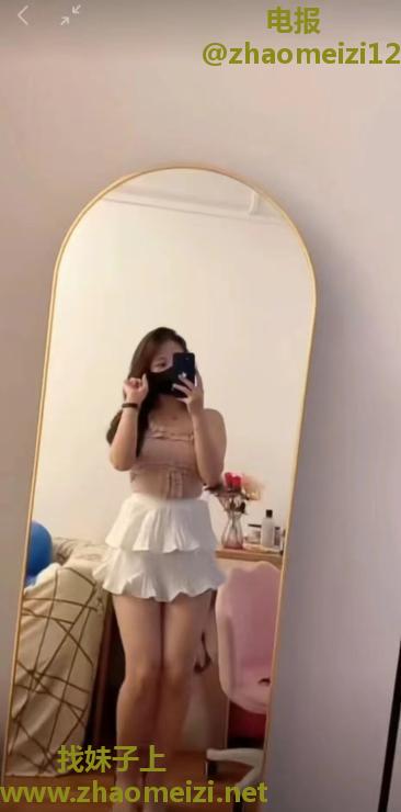 体险性感骚少妇