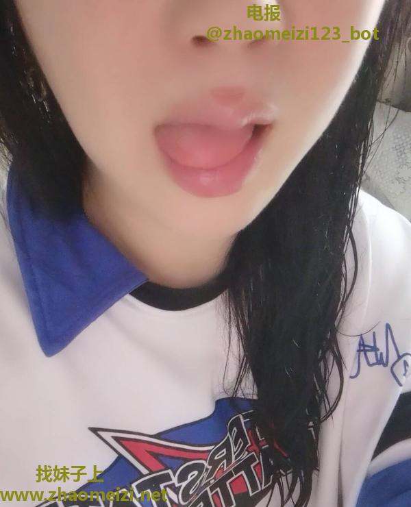 越秀巨乳风情姐姐