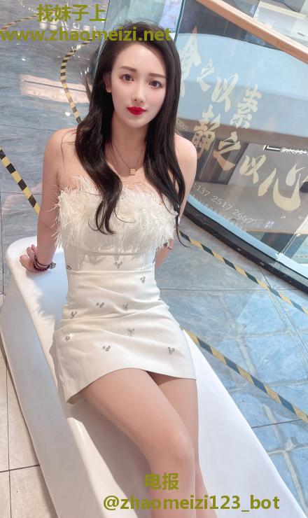 大胸风骚女小杨