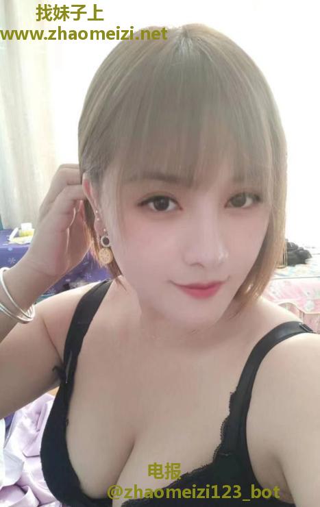 黄岛天然大胸妹