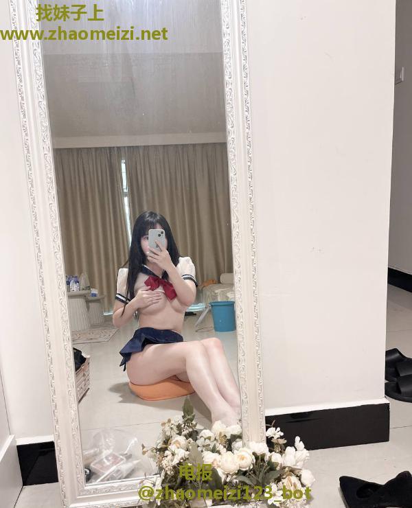 腰细胸大颜值老师