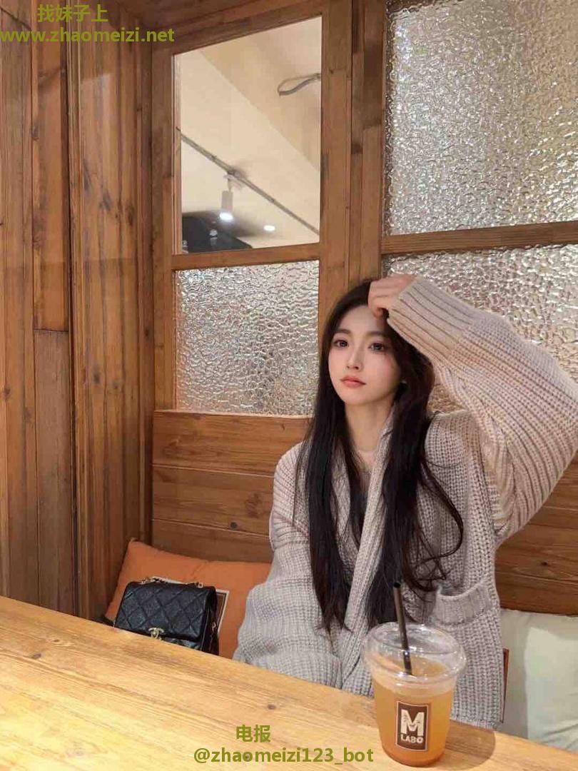 静安粉嫩小妖精