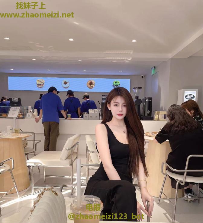 妹子身材火辣性感