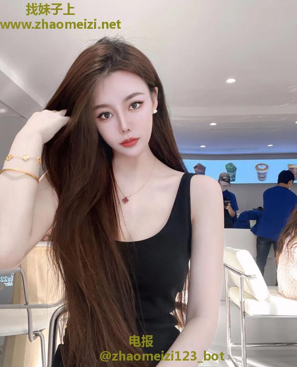 妹子身材火辣性感