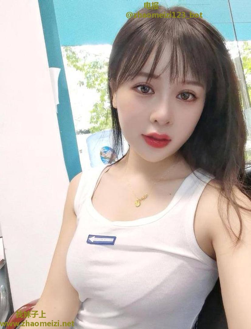 身材俱佳服务女王