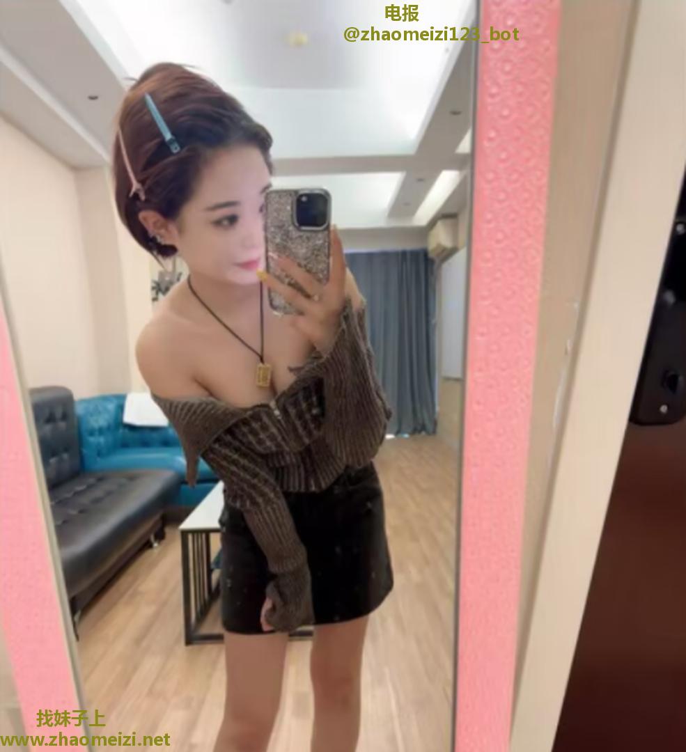 三点粉嫩少女小佳