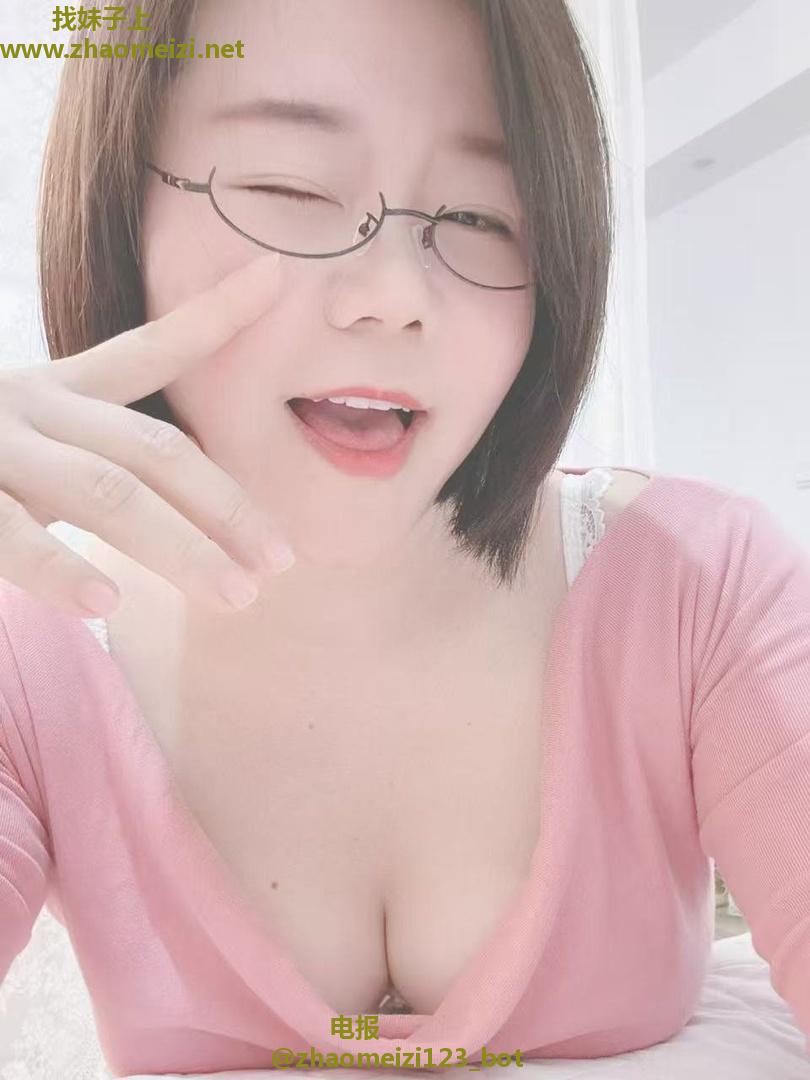 丰满圆润小姐姐