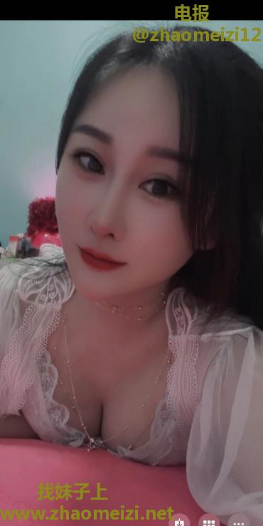 性感D奶颜值小姐姐