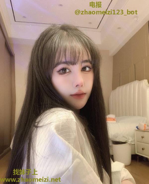 越秀F豪乳萱萱