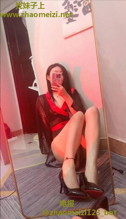 美乳秘书性感小米粒