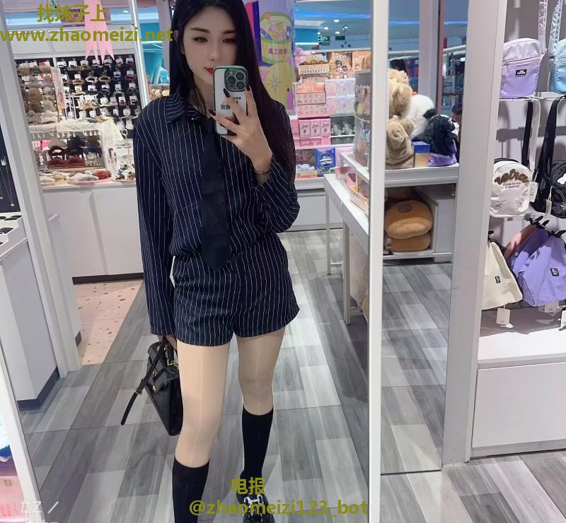 高颜值妹子