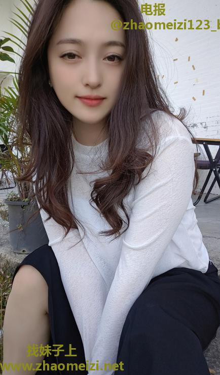 越秀眼镜轻熟妇