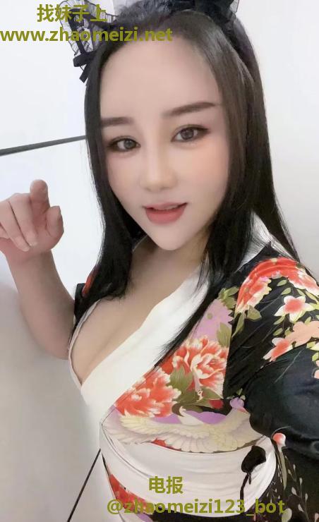 制服控豪乳小苹果