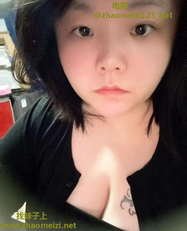 浦东大奶肥臀小少妇