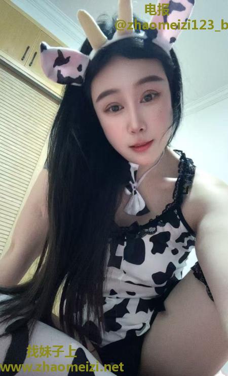 腼腆兼职妹