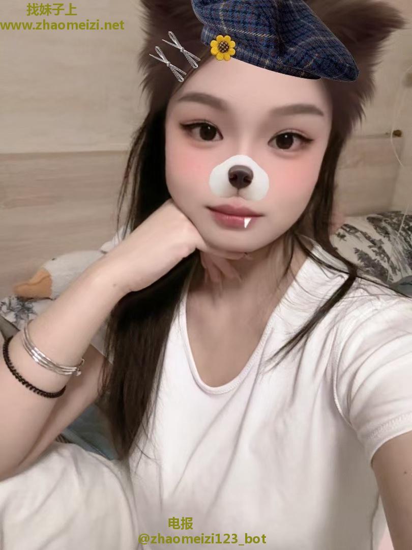 很漂亮很嫩的小姐姐