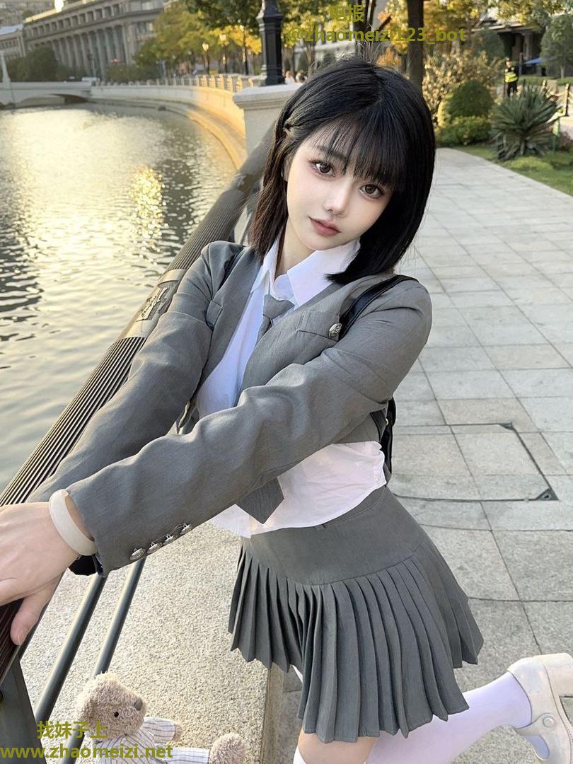 人间尤物筷子腿小蛮腰蜜桃