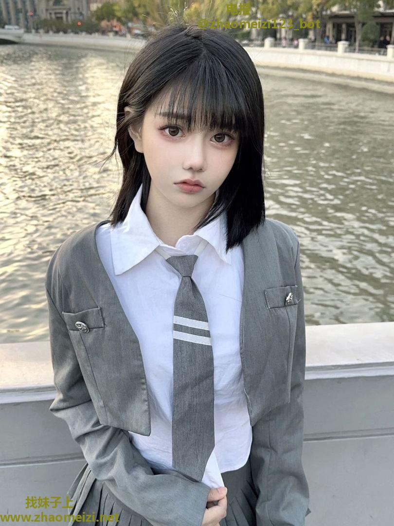 人间尤物筷子腿小蛮腰蜜桃