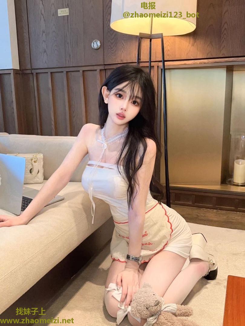 出差约的兼职妹冰火两重天
