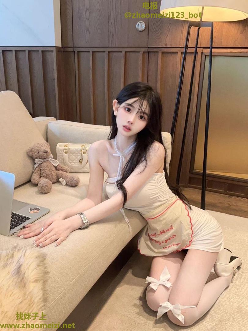 出差约的兼职妹冰火两重天
