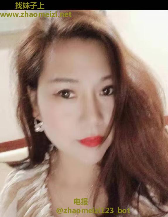 美乳少妇
