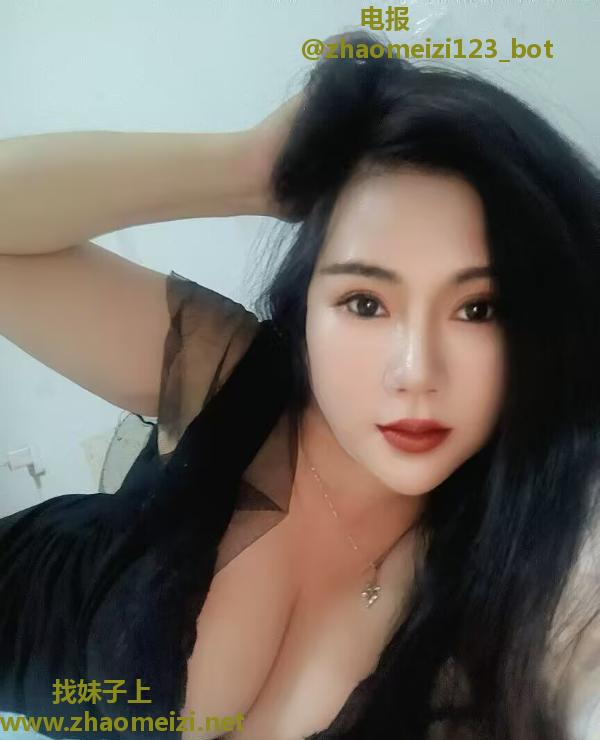 美乳少妇