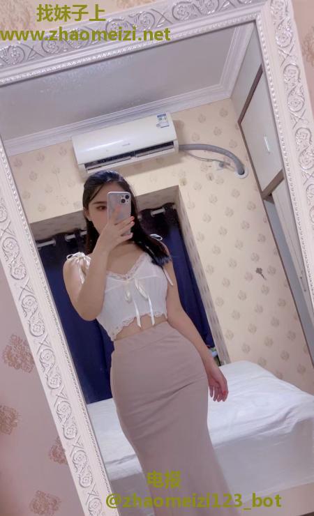 罗湖妩媚多姿的段美美