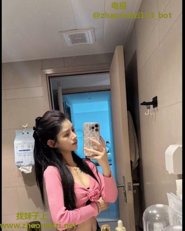 20岁白嫩微胖小妹