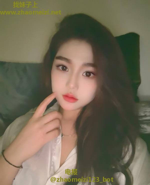 服务贴心小姐姐