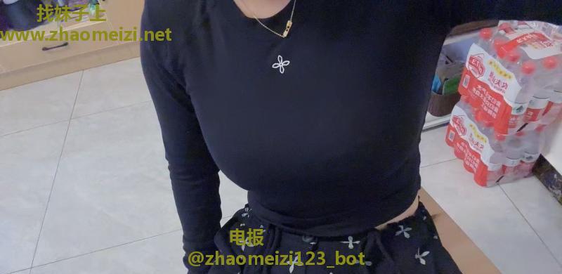 大奶小萝莉