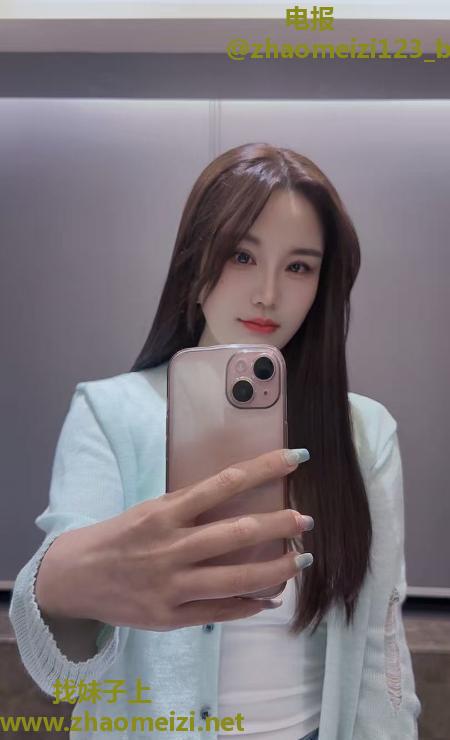 肤白颜值女友西宝
