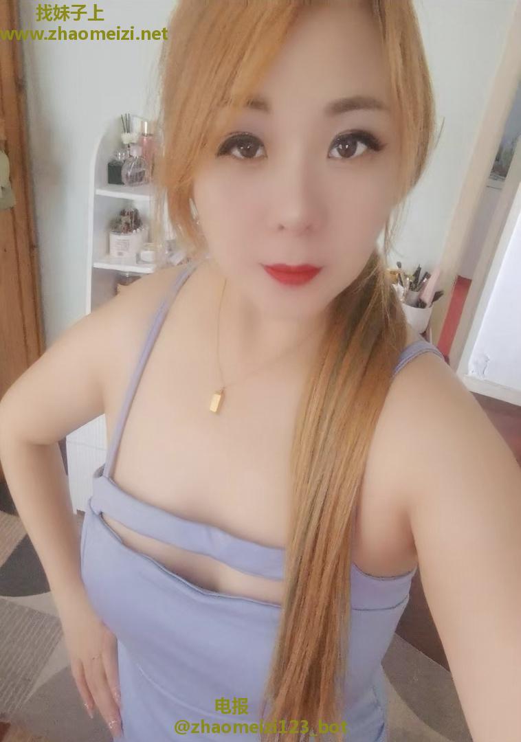 天然美乳御姐