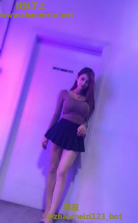 南山大胸麻麻女士
