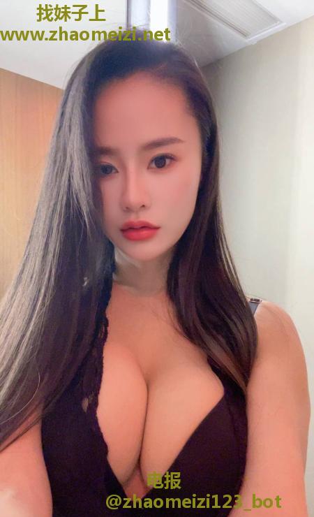 江宁大胸御姐尤美